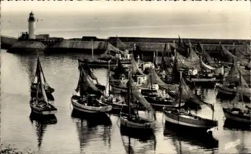 Ak La Cotinière Saint Pierre d'Oléron Charente Maritime, Hafen, Segelboote