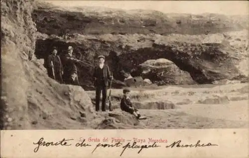 Ak Argentinien, Brückengrotte, Necochea Beach