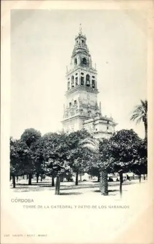 Ak Córdoba Andalusien Spanien, Turm der Kathedrale und Patio de los Naranjos