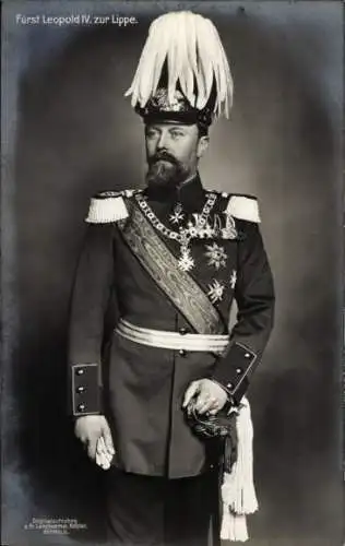 Ak Fürst Leopold IV. zur Lippe, Portrait in Uniform, Orden, Säbel, Paradebusch, Quasten