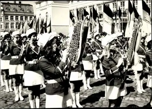 Set von 6 Fotos Wismar 1. Mai 1974