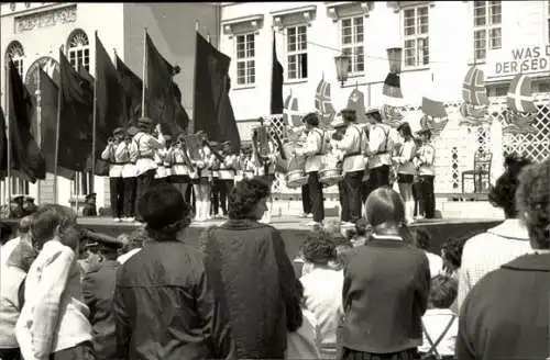 Set von 6 Fotos Wismar 1. Mai 1974