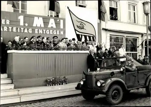 Set von 6 Fotos Wismar 1. Mai 1974