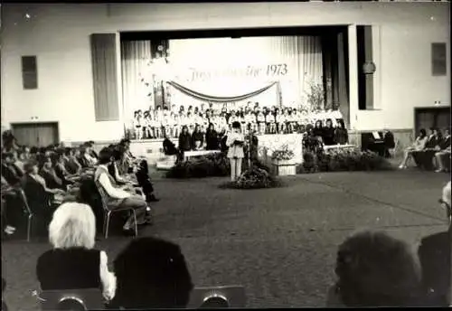 Set von 23 Fotos Sport und Mehrzweckhalle Wismar Jugendweihe 1973