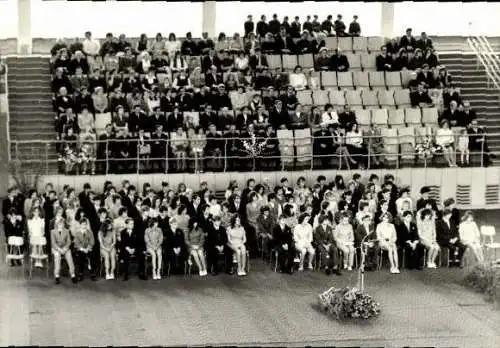 Set von 23 Fotos Sport und Mehrzweckhalle Wismar Jugendweihe 1973