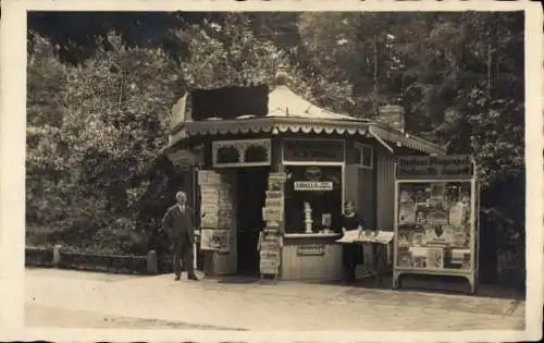 Foto Ak Berlin ?, Zeitungskiosk, BZ am Mittag, Berliner Morgenpost, Reklameschild Arabella