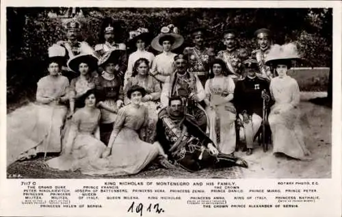 Ak König Nikola von Montenegro mit Familie, Milena, Anna, Peter, König Alexander von Serbien