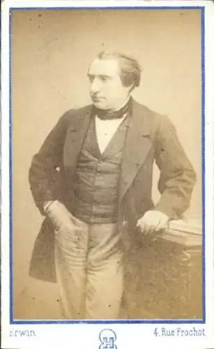 CdV Schriftsteller Ernest Renan, Portrait