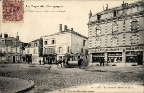 Ak Ay Marne, Place de l’Hotel de Ville, Alaville de Reims