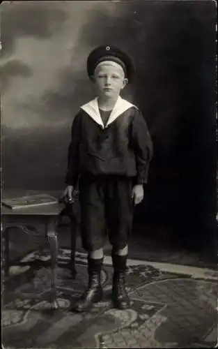 Foto Ak Junge in Matrosenuniform, MS Scharnhorst, Portrait