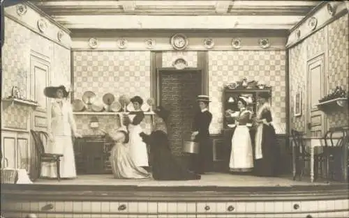 Foto Ak Theaterszene aus Les Cuisinières, Wohltätigkeitsvorstellung, Münster, 07 Januar 1912