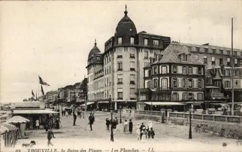 Ak Trouville Reine des Plages Calvados, Les Planches