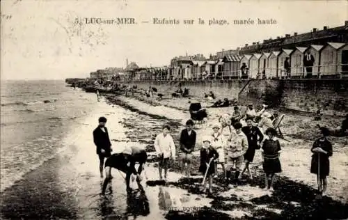 Ak Luc sur Mer Calvados, Kinder am Strand