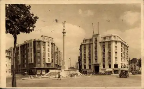 Ak Caen Calvados, Place du Marechal-Foch, Monument aux Morts