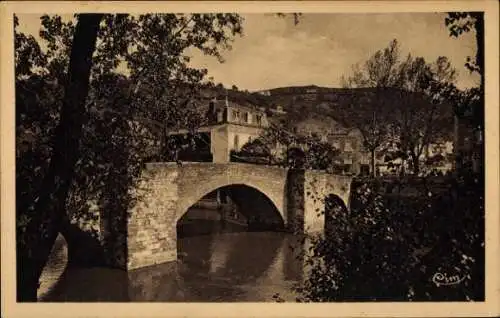 Ak Villefranche de Rouergue Aveyron, Le Pont du Consul