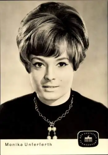 Ak Schauspielerin, Ansagerin Monika Unterferth, DDR Deutscher Fernsehfunk, Portrait