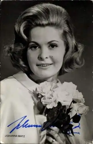 Ak Schauspielerin JOhanna Matz, Portrait, Blumenstrauß, Autogramm