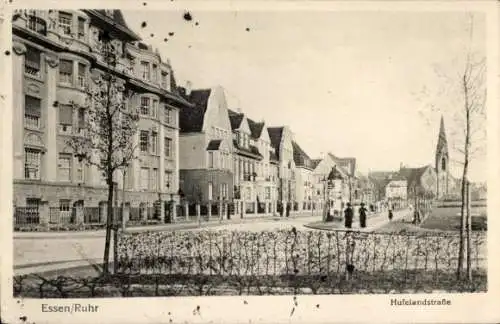 Ak Holsterhausen Essen Ruhrgebiet, Blick in die Hufelandstraße, Kirchturm