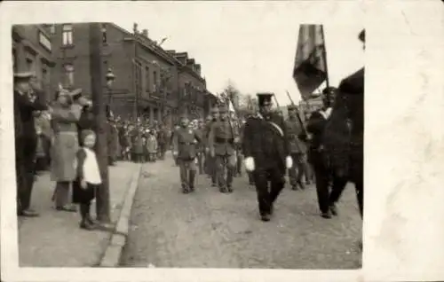 Foto Ak Essen im Ruhrgebiet ?, Parade I. WK