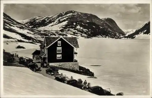 Ak Geiranger Norwegen, Hotel Djupvasshytten, Autos, Schneelandschaft