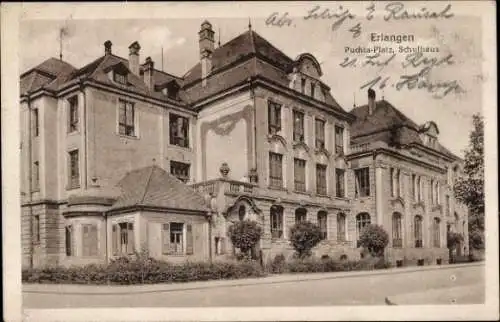 Ak Erlangen in Mittelfranken Bayern, Puchta-Platz, Schulhaus