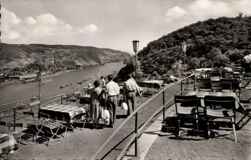 Ak Bad Breisig am Rhein, Burg Rheineck, Terrasse, Personen