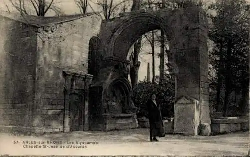 Ak Arles Bouches du Rhône, Chapelle St. Jean de d'Accurse, Les Alyscamps