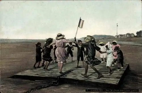 Ak Cabourg Calvados, Sur la plage une bonne partie