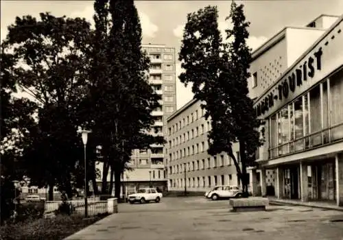 Ak Suhl in Thüringen, Interhotel Thüringen Tourist mit Hochhaus