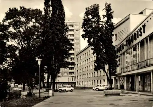 Ak Suhl in Thüringen, Interhotel Thüringen Tourist mit Hochhaus