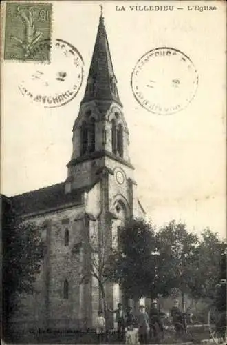 Ak La Villedieu Charente Maritime, Kirche