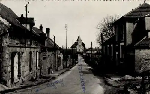 Ak Hartennes et Taux Aisne, Straßenansicht, Kirche