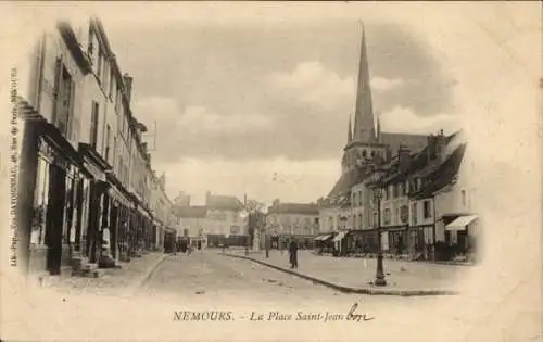 Ak Nemours Seine-et-Marne, La Place Saint-Jean