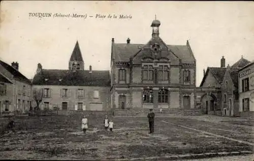 Ak Touquin Seine et Marne, Place de la Mairie