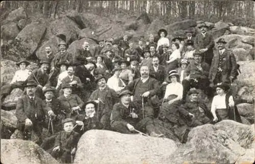 Ak Höchst Frankfurt am Main, Taunus Club, Wandergruppe, Gruppenbild