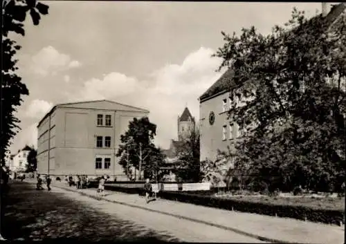 Ak Zwenkau in Sachsen, Teilansicht der Schule