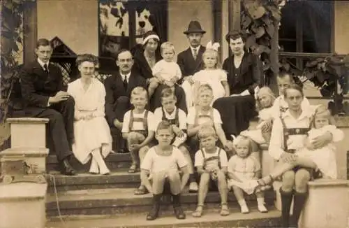 Foto Ak Kronprinzessin Cecilie, Ernst August von Braunschweig, Viktoria Luise, Kinder, Heiligendamm