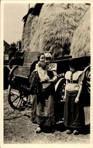 Ak Bunschoten Spakenburg Utrecht Niederlande, Volkstrachten, Heuernte