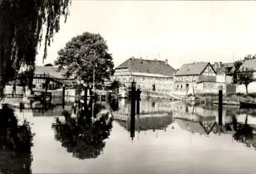 Ak Plau am See Mecklenburg, Schleuse, Teilansicht, Brücke, Fachwerkhäuser