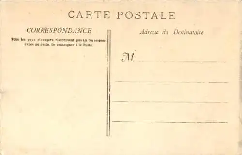 Ak Marseille Bouches du Rhône, Exposition Coloniale, Palais de l'Afrique Occidentale, Cote droit