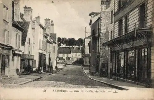 Ak Nemours Seine-et-Marne, Rue de l’Hotel de Ville