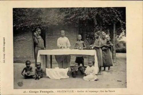 Ak Brazzaville Franz. Kongo, Atelier de repassage czez les Soeurs