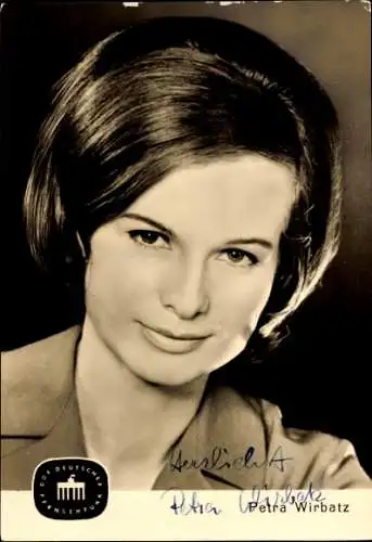 Ak Ansagerin Petra Wirbatz, DDR Deutscher Fernsehfunk, Portrait, Autogramm