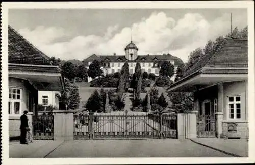 Ak Bad Gottleuba in Sachsen, Sanatorium der SVA Sachsen, Eingangstor