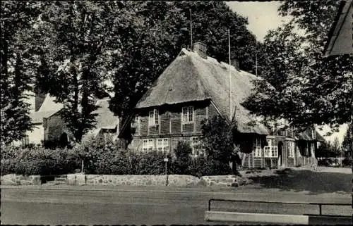 Ak Neukirchen in Ostholstein, alte Schule