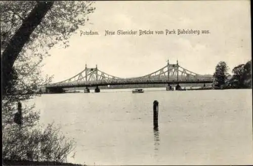 Ak Potsdam, Neue Glienicker Brücke, Blick vom Park Babelsberg