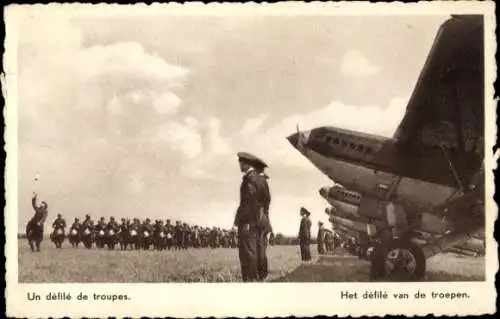 Ak Belgische Soldaten, Parade, Militärflugzeuge