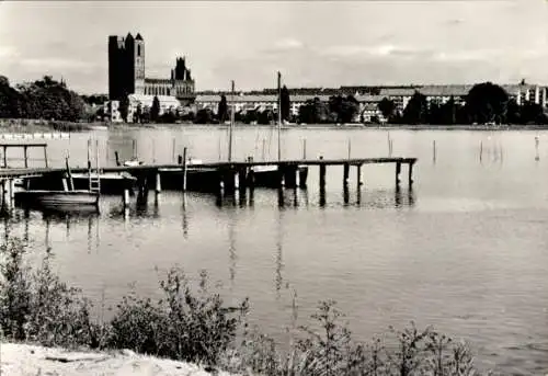 Ak Prenzlau in der Uckermark, Uckersee, Ufer, Kirche