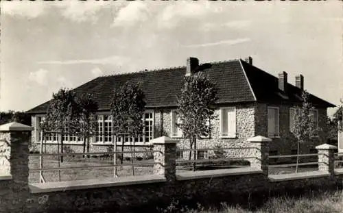 Ak Saint Fargeau, L'Ecole