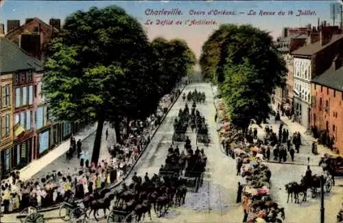 Ak Charleville Marne, Cours d'Orleans, Revue du 14 Juillet, Artillerie